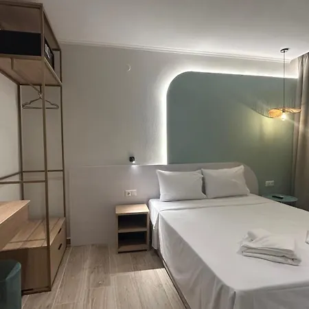 فندق The Wave يميناريا